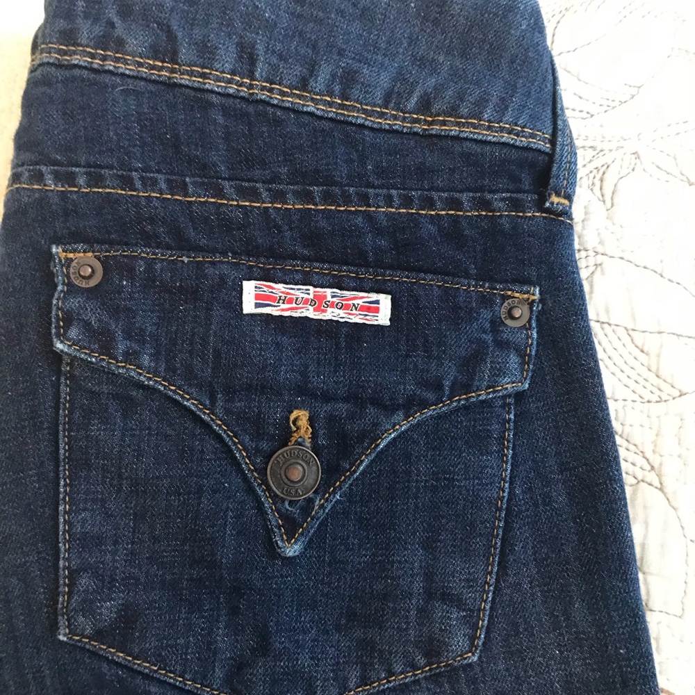 Hudson  Blue Jeans 26 “Collin Skinny”